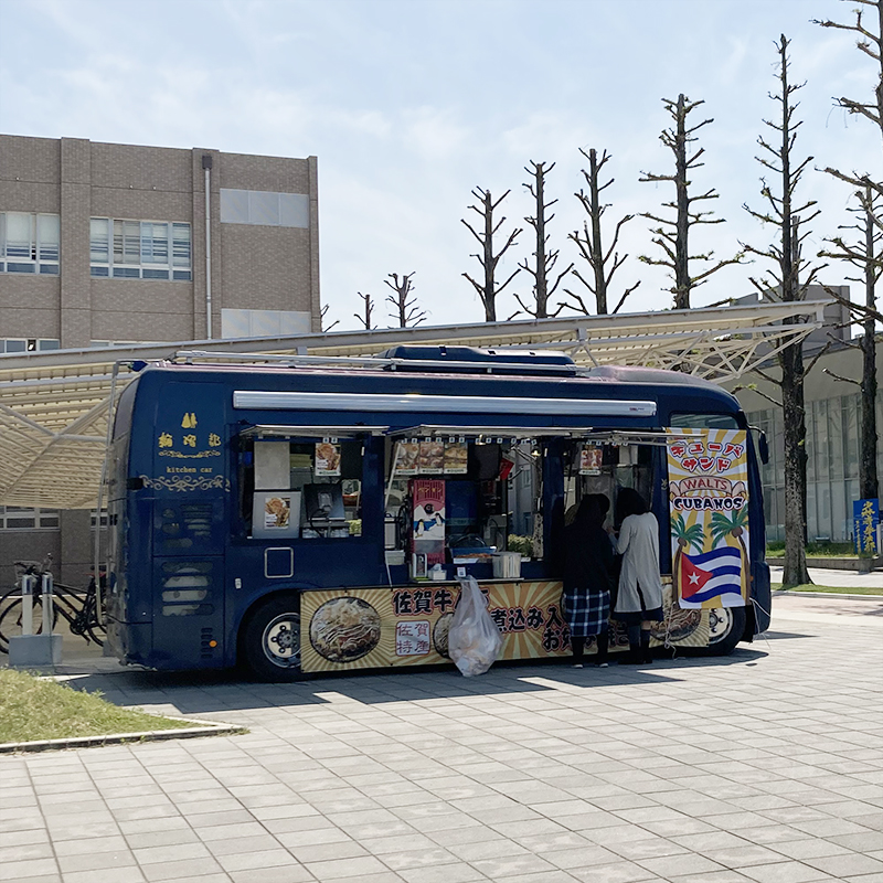 キッチンカーでテイクアウトランチ☆